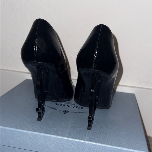Saint Laurent Black Patent Heels - Picture 4 of 8